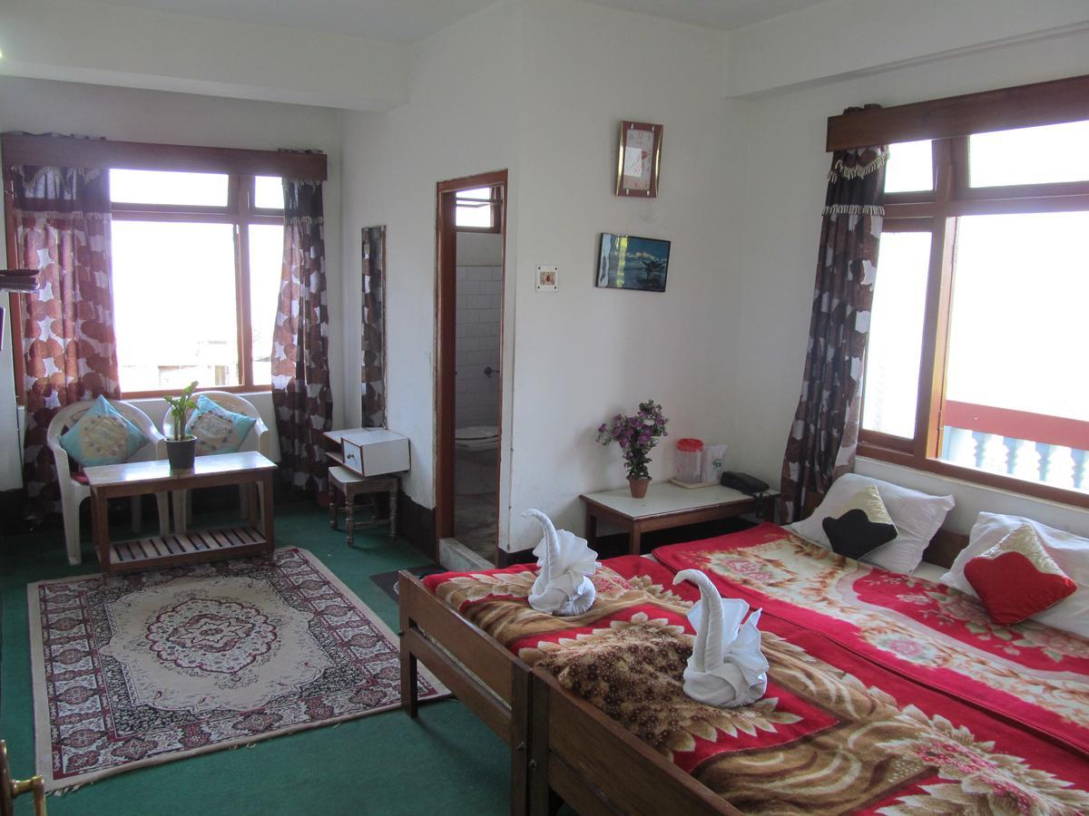 Hotel View Point Pelling Bagian luar foto